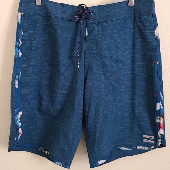 NWT billabong board shorts